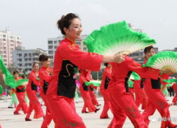 中年人搞笑舞蹈,欢乐舞蹈笑翻全场